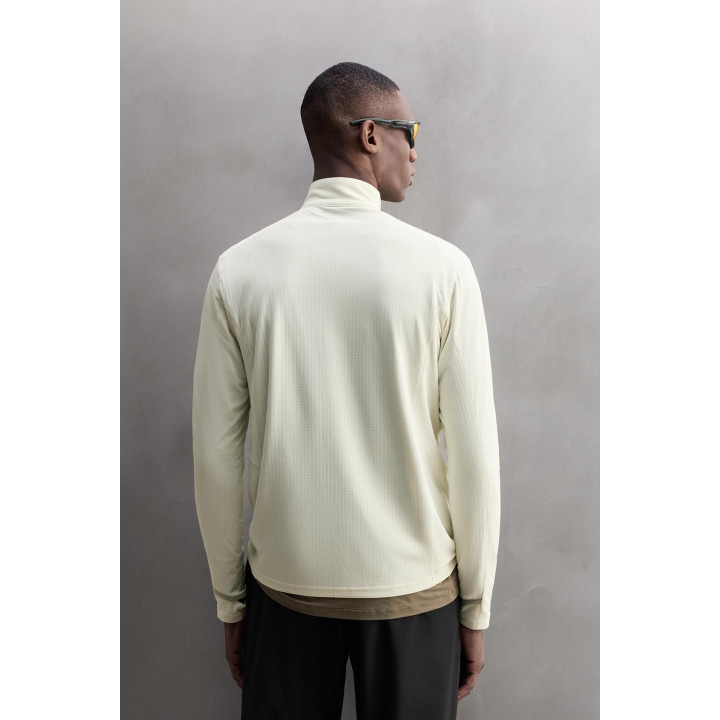 ФУТБОЛКА ИЗ ТЕХНИЧЕСКОЙ ТКАНИ С ВОРОТНИКОМ НА МОЛНИИ