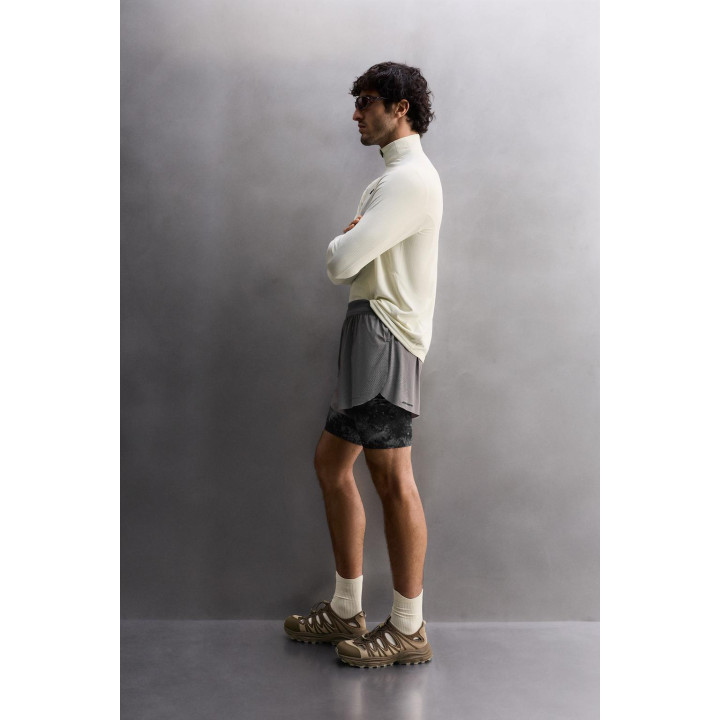 ФУТБОЛКА ИЗ ТЕХНИЧЕСКОЙ ТКАНИ С ВОРОТНИКОМ НА МОЛНИИ