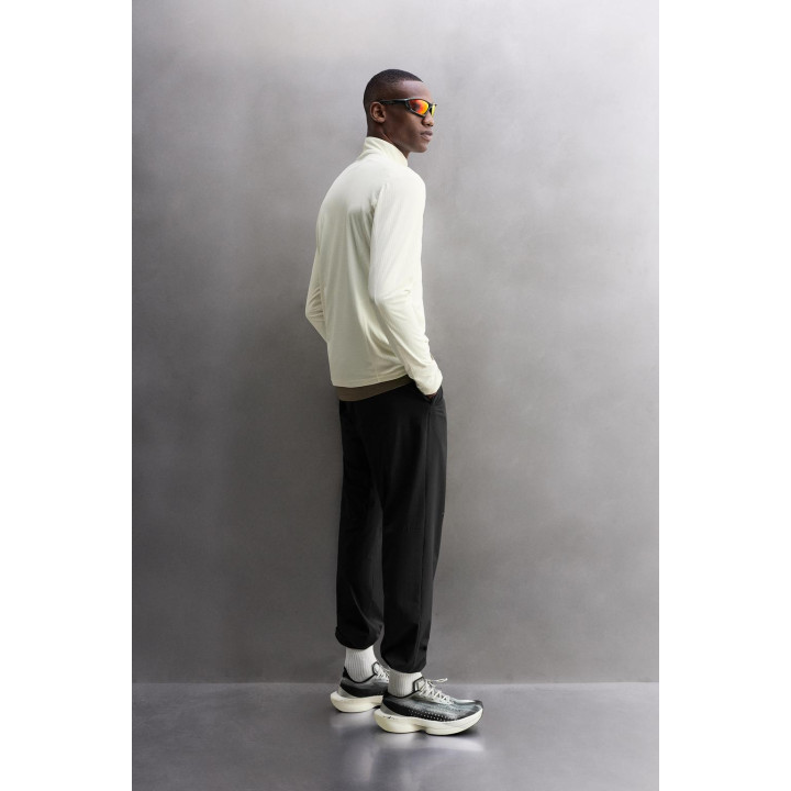 ФУТБОЛКА ИЗ ТЕХНИЧЕСКОЙ ТКАНИ С ВОРОТНИКОМ НА МОЛНИИ