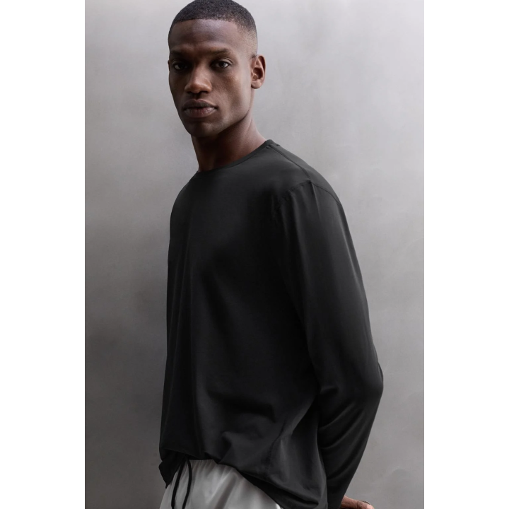 БАЗОВАЯ ФУТБОЛКА С ДЛИННЫМИ РУКАВАМИ ИЗ ВЫСОКОТЕХНОЛОГИЧНОЙ ТКАНИ