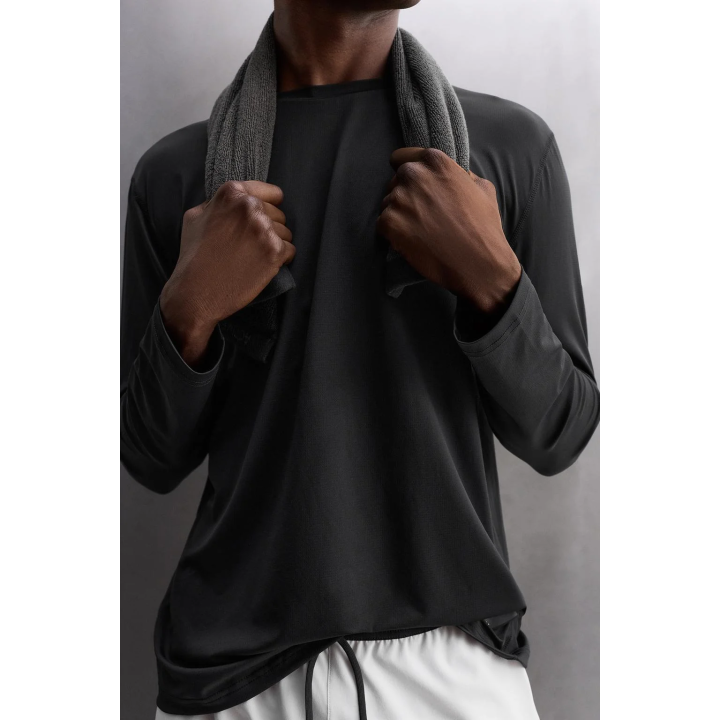 БАЗОВАЯ ФУТБОЛКА С ДЛИННЫМИ РУКАВАМИ ИЗ ВЫСОКОТЕХНОЛОГИЧНОЙ ТКАНИ