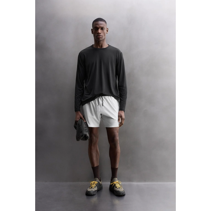 БАЗОВАЯ ФУТБОЛКА С ДЛИННЫМИ РУКАВАМИ ИЗ ВЫСОКОТЕХНОЛОГИЧНОЙ ТКАНИ