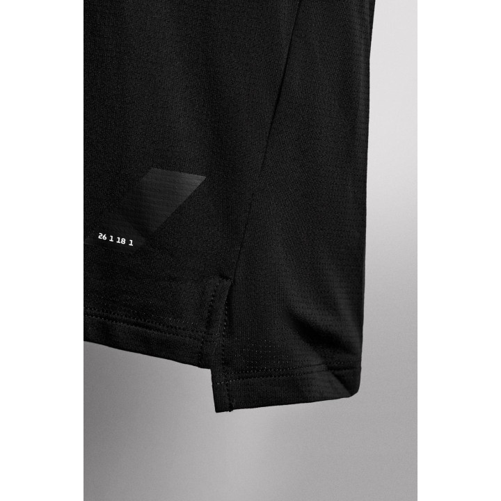 Текстурированная спортивная футболка для тренировок