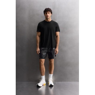 Легкая спортивная футболка из технической ткани