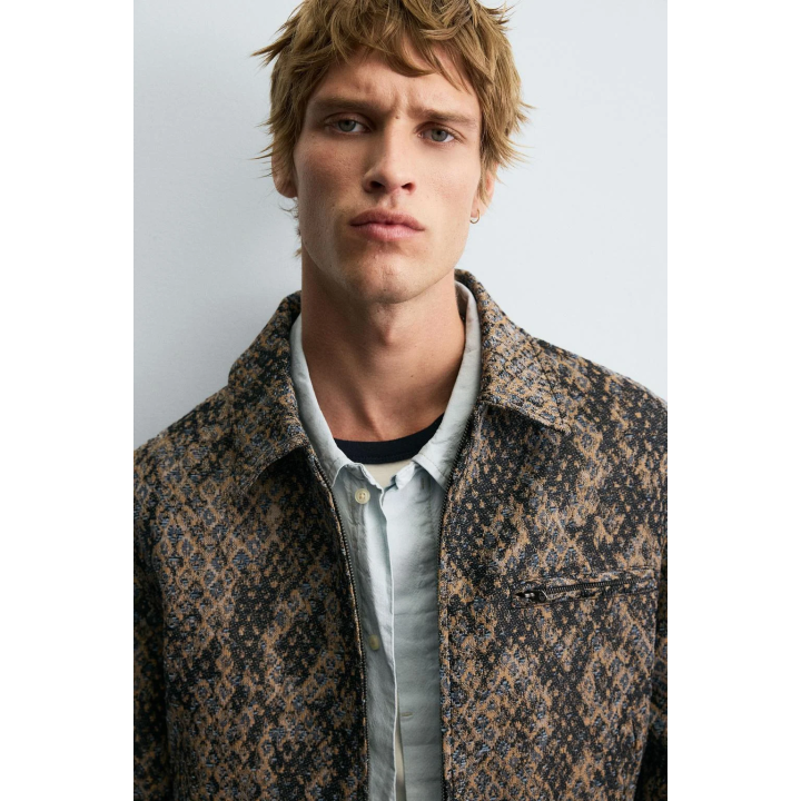 ТЕКСТУРИРОВАННАЯ КУРТКА ЖАККАРД