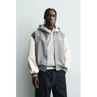 Куртка-бомбер с контрастной вышивкой