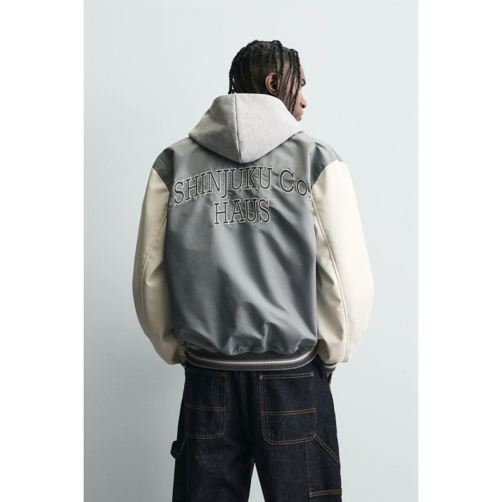 Куртка-бомбер с контрастной вышивкой