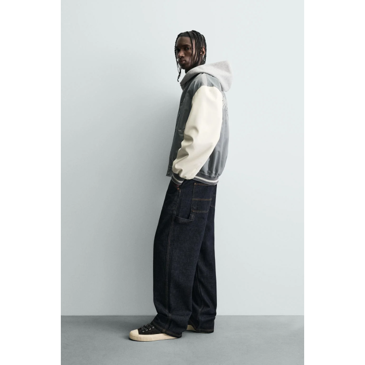 Куртка-бомбер с контрастной вышивкой