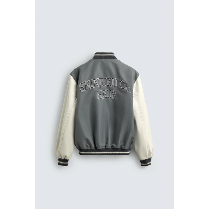 Куртка-бомбер с контрастной вышивкой