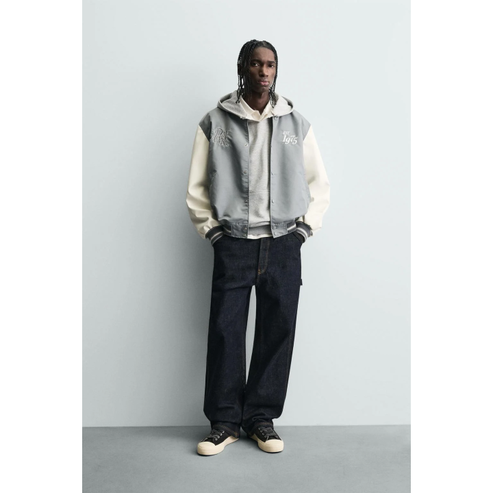 Куртка-бомбер с контрастной вышивкой