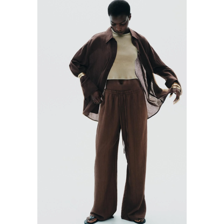 БРЮКИ ИЗ ТКАНИ С РЕЛЬЕФНЫМ УЗОРОМ