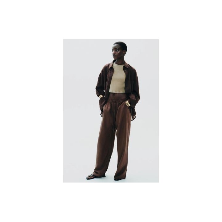 БРЮКИ ИЗ ТКАНИ С РЕЛЬЕФНЫМ УЗОРОМ