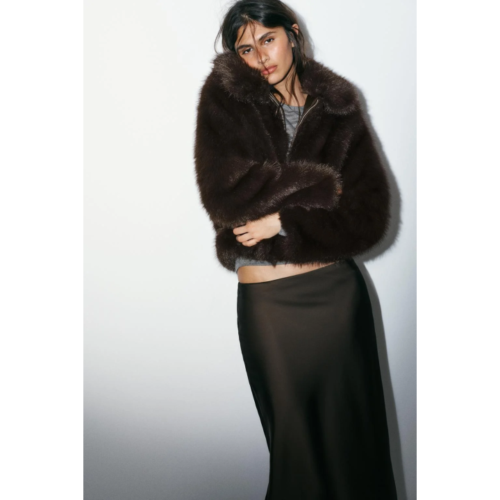 КОРОТКОЕ ПАЛЬТО ИЗ ИСКУССТВЕННОГО МЕХА