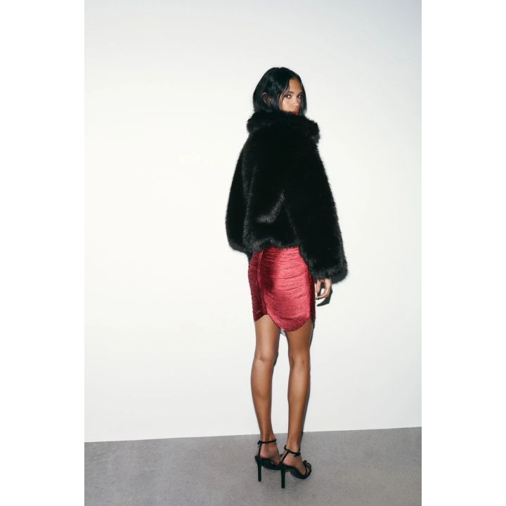 КОРОТКОЕ ПАЛЬТО ИЗ ИСКУССТВЕННОГО МЕХА