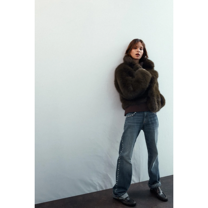 КОРОТКОЕ ПАЛЬТО ИЗ ИСКУССТВЕННОГО МЕХА