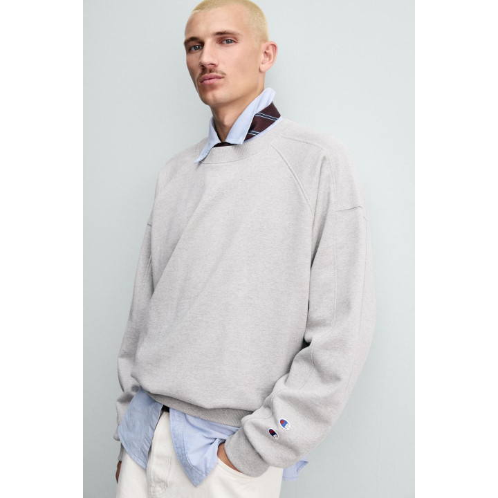 ТОЛСТОВКА CREWNECK С НАШИВКАМИ CHAMPION ® X ZARA