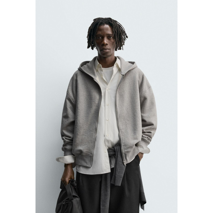 ТОЛСТОВКА НА МОЛНИИ С КАПЮШОНОМ И ЭТИКЕТКОЙ