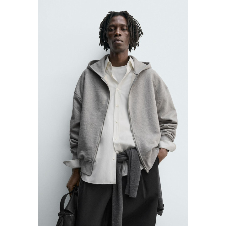 ТОЛСТОВКА НА МОЛНИИ С КАПЮШОНОМ И ЭТИКЕТКОЙ