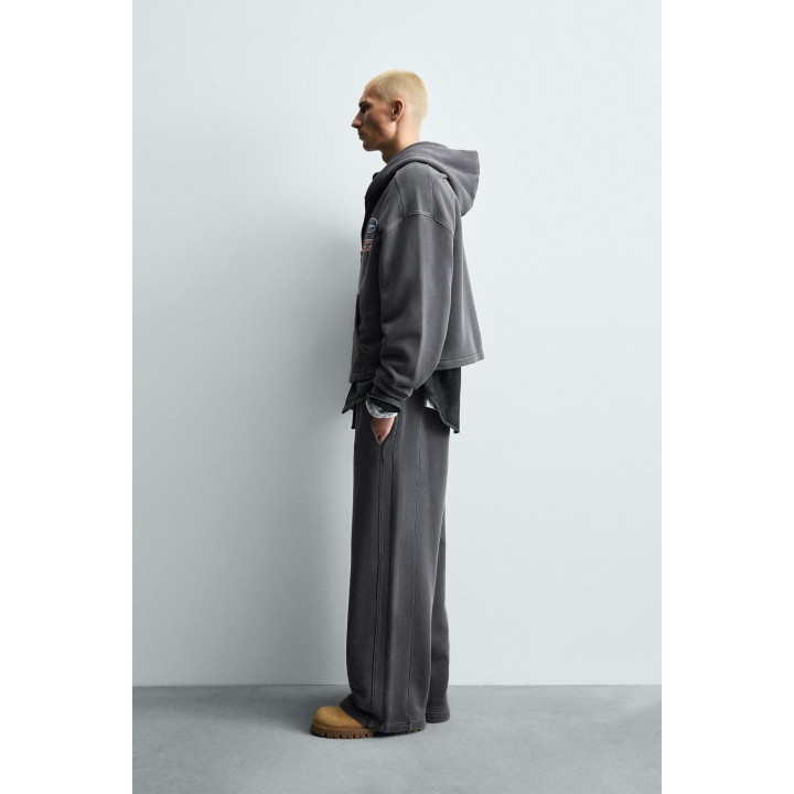 ХУДИ ИЗ ТКАНИ С ЭФФЕКТОМ ПОТЕРТОСТИ С НАШИВКАМИ