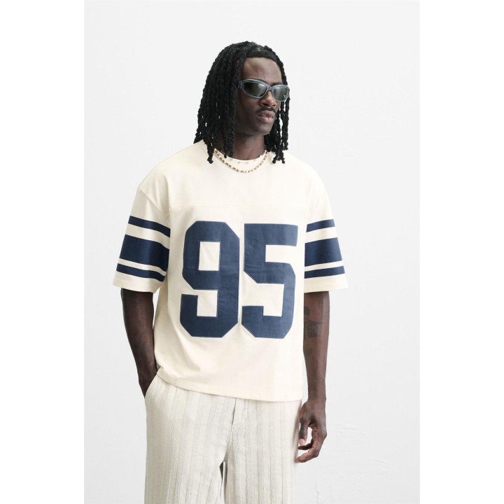 ФУТБОЛКА С ПРИНТОМ В СТИЛЕ ВАРСИТИ