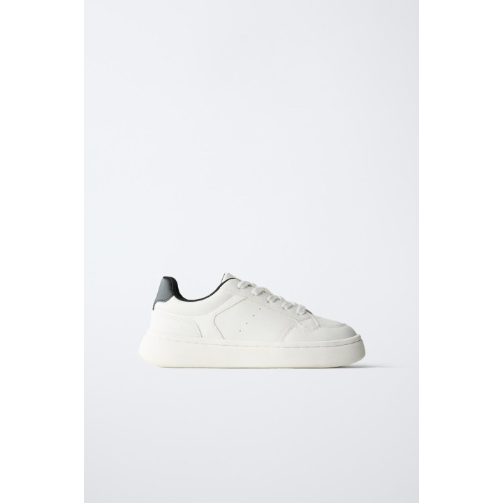 ОБЪЕМНЫЕ КРОССОВКИ