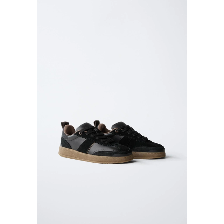 Кожаные кроссовки