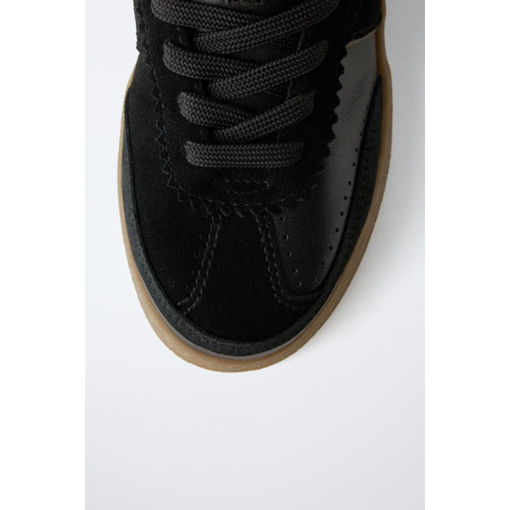 Кожаные кроссовки