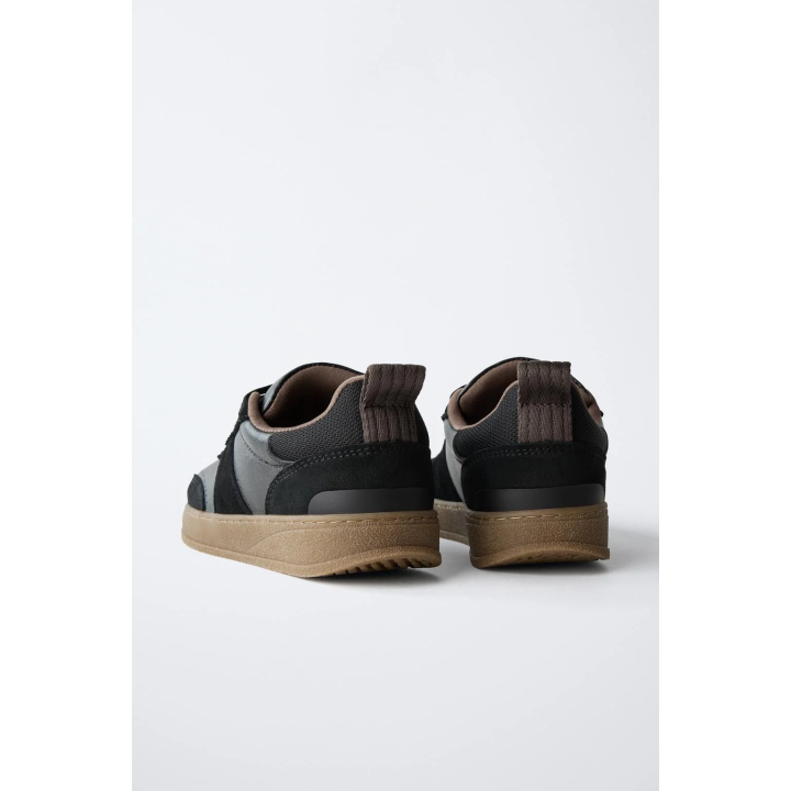 Кожаные кроссовки