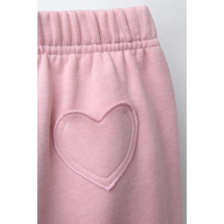 БРЮКИ-ДЖОГГЕРЫ С КАРМАНОМ-СЕРДЦЕМ