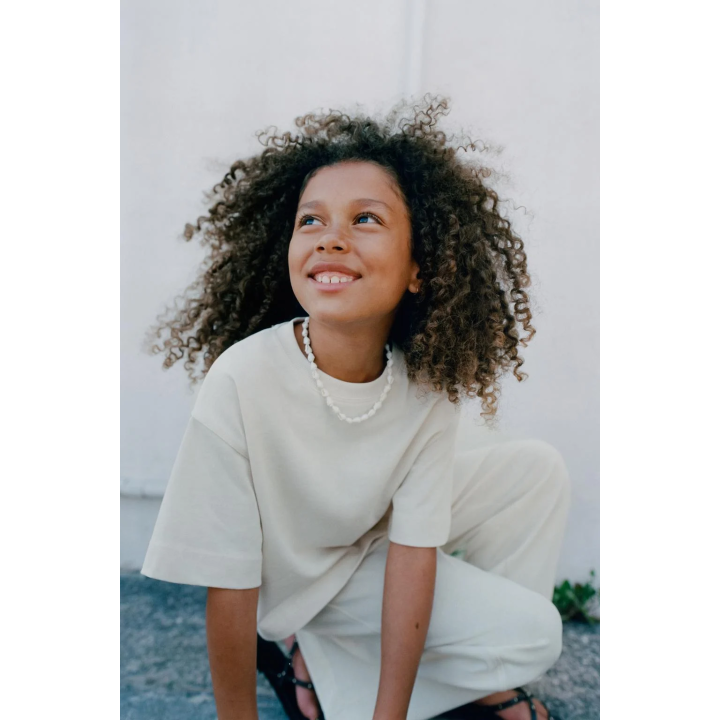 Простая футболка из плотного хлопка