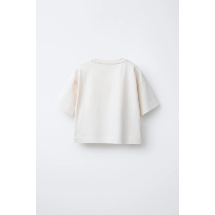 Простая футболка из плотного хлопка