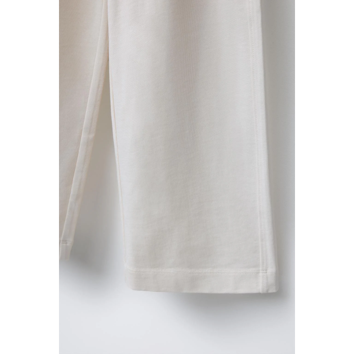 Брюки с широкими штанинами из плотной ткани