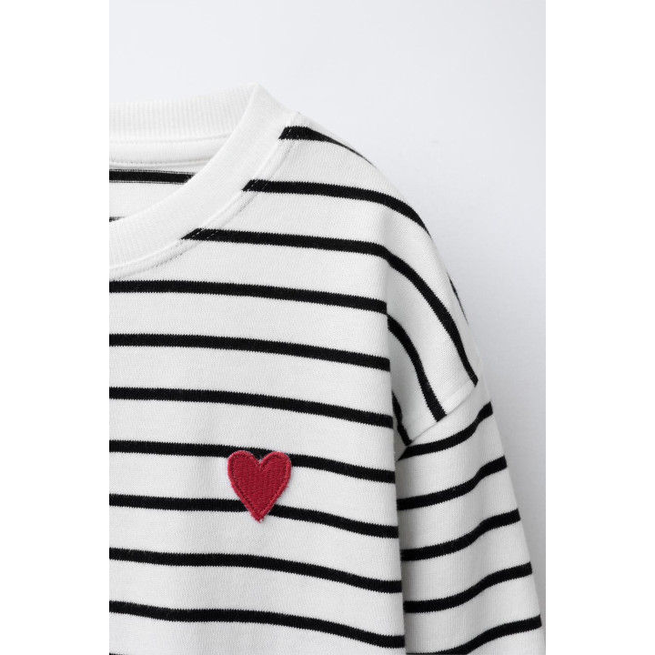 ФУТБОЛКА В ПОЛОСКУ С СЕРДЦЕМ