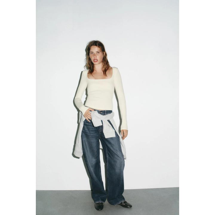 ФУТБОЛКА В РУБЧИК С КВАДРАТНЫМ ВЫРЕЗОМ