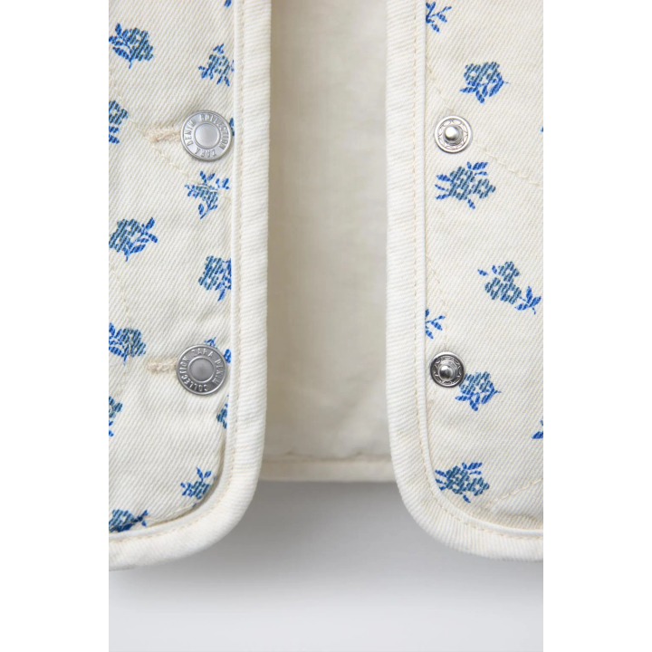 ЖИЛЕТ ИЗ САРЖИ С ЦВЕТОЧНЫМ ПРИНТОМ