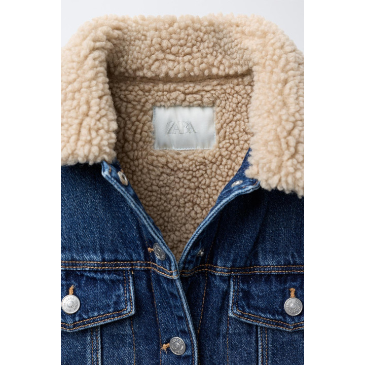 ДЖИНСОВАЯ КУРТКА С ПОДКЛАДКОЙ ИЗ ИСКУССТВЕННОЙ ОВЧИНЫ HELLO KITTY © SANRIO