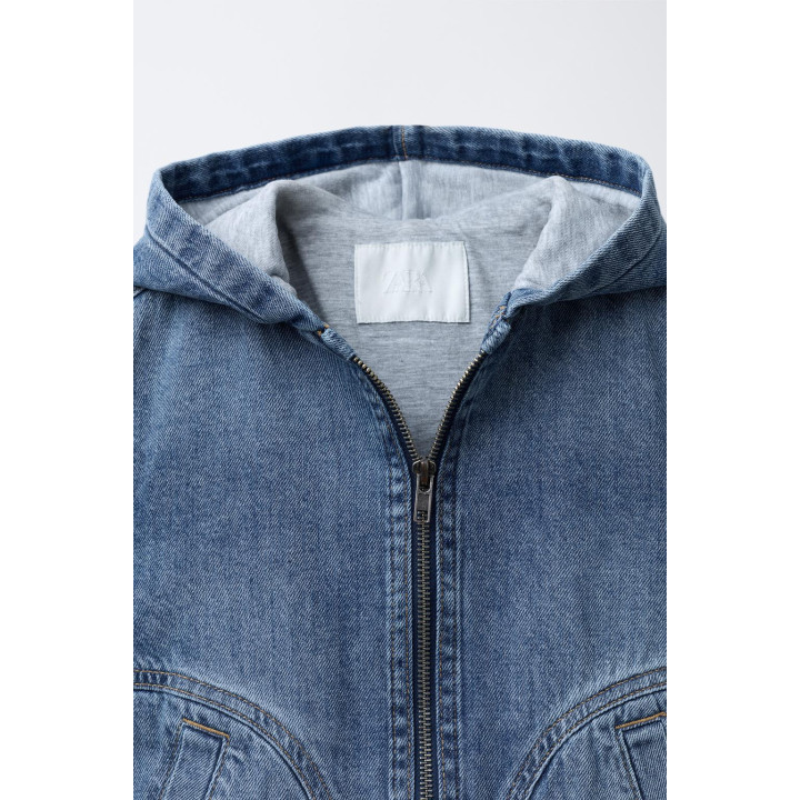 ДЖИНСОВАЯ КУРТКА С КАПЮШОНОМ