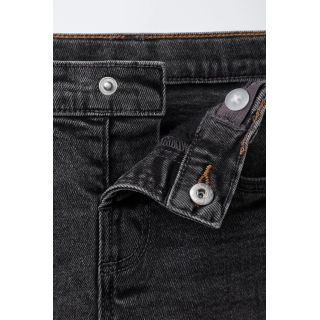 Джинсы прямого кроя