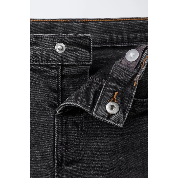 Джинсы прямого кроя