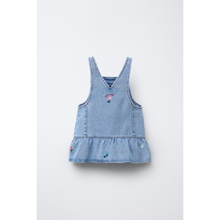 Джинсовый сарафан с вишневым цветочным вышивками