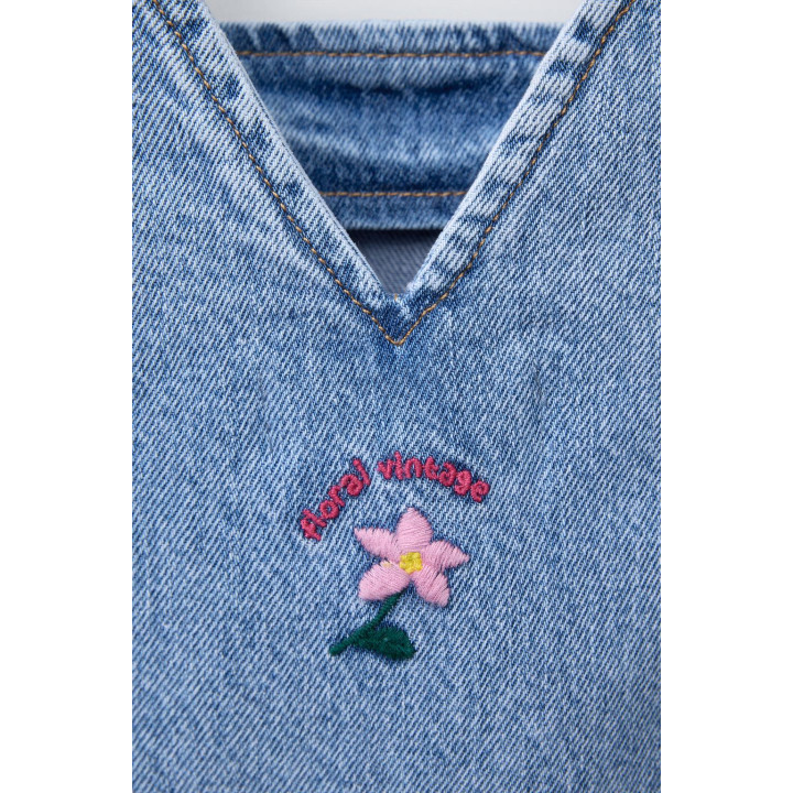 Джинсовый сарафан с вишневым цветочным вышивками