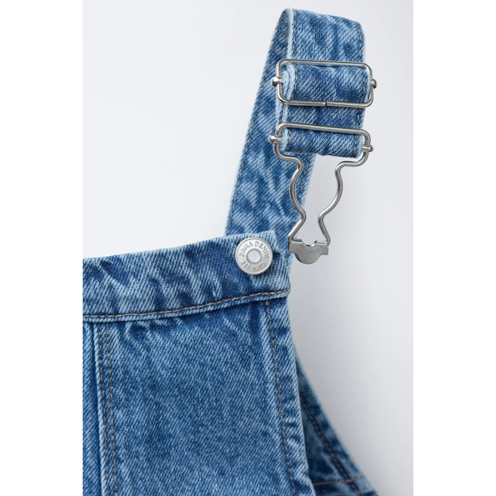 ДЖИНСОВЫЙ КОМБИНЕЗОН С ВЫШИВКОЙ «ВОЛНА» И ЦВЕТАМИ