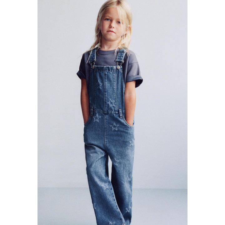 Джинсовый комбинезон с вышитыми звездами