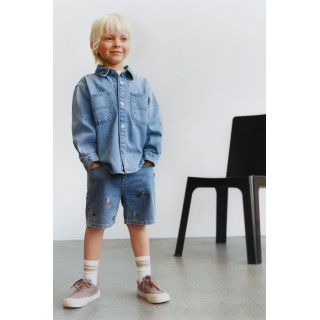 ДЖИНСОВАЯ КУРТКА-РУБАШКА С ОТСТЕГИВАЮЩИМСЯ КАПЮШОНОМ