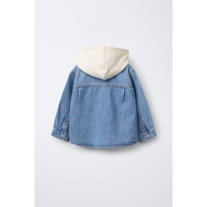 ДЖИНСОВАЯ КУРТКА-РУБАШКА С ОТСТЕГИВАЮЩИМСЯ КАПЮШОНОМ