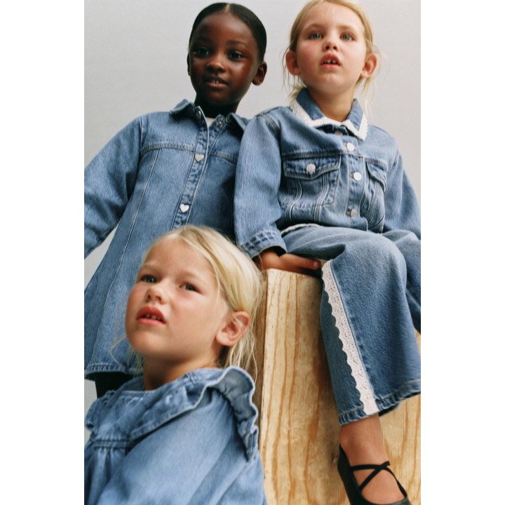 ДЖИНСОВОЕ ПЛАТЬЕ С ПУГОВИЦАМИ «СЕРДЕЧКИ»