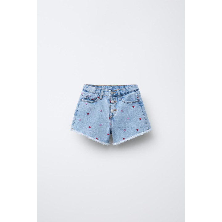 Джинсовые бермуды с высокой талией и вышитыми сердечками