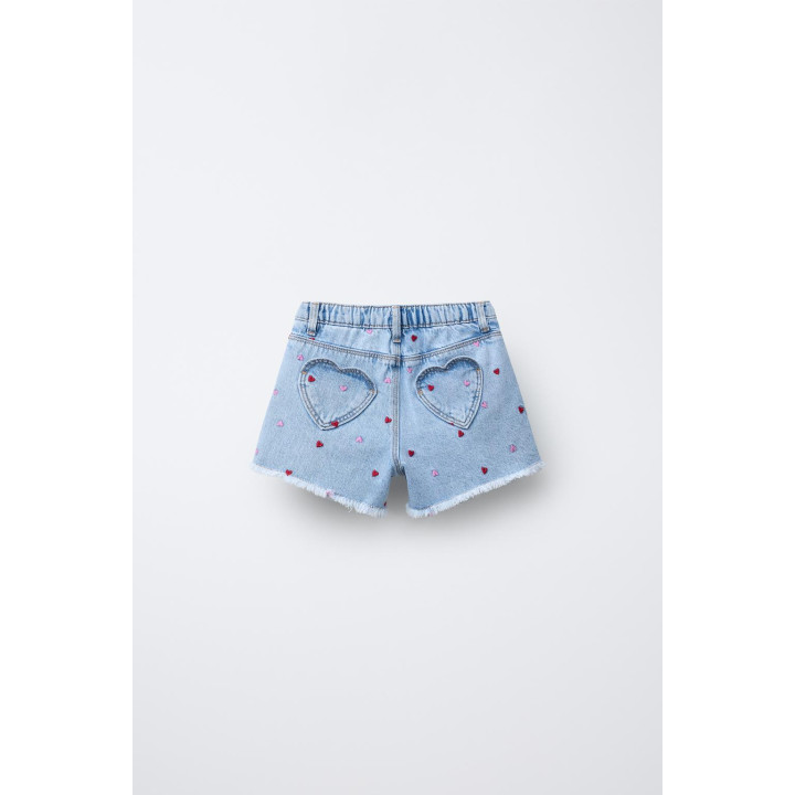 Джинсовые бермуды с высокой талией и вышитыми сердечками
