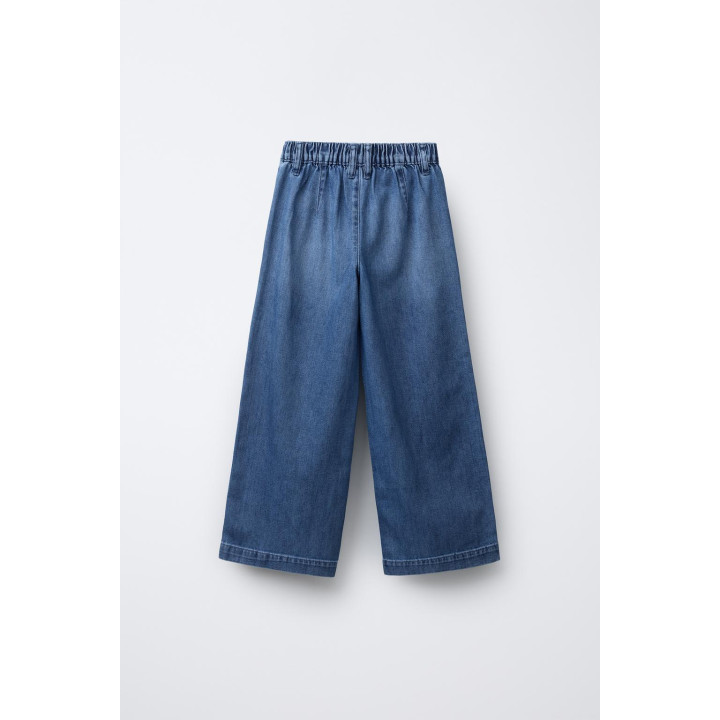 Джинсы с широкими брючинами