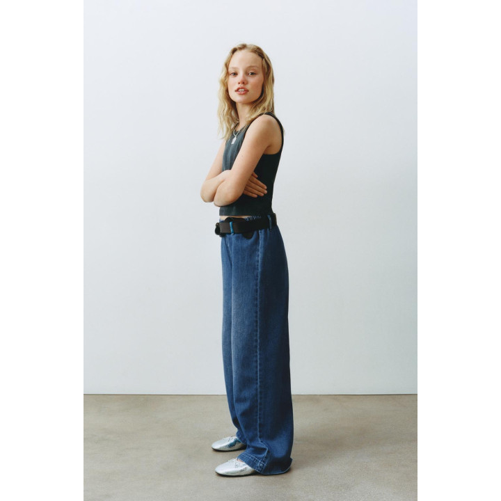 Джинсы с широкими брючинами